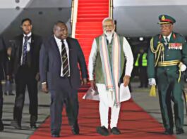 प्रधानमंत्री श्री नरेन्‍द्र मोदी (Prime Minister Shri Narendra Modi) पोर्ट मोरेस्बी, पापुआ न्यू गिनी के पहुंचे