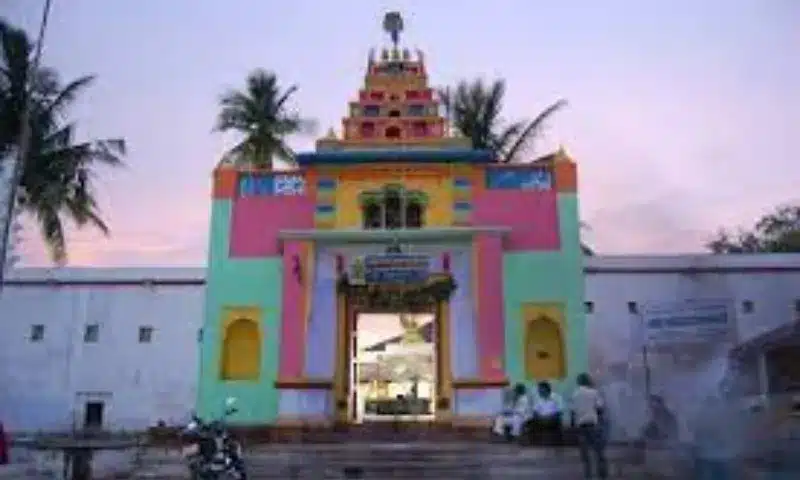 Srisangi Kalika Temple is dedicated to Goddess Kali. This temple is located in Belgaum, Karnataka.