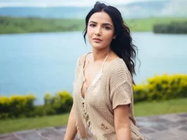 Jasmin Bhasin (born on June 28, 1990) is an Indian Actress and Model who also appears in Punjabi Cinema and Hindi television.