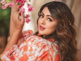 Shafaq Naaz born 7 February 1992 is a skilled Kathak dancer and Indian television actress who is best known for playing Kunti in Mahabharat (2013) and Mayuri in Chidiya Ghar (2014).