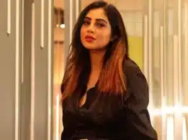 Model, actress, online sensation, and reality TV personality Arshi Khan is from India. In order to run for Mumbai in the 2019 elections, she joined the Indian National Congress party.