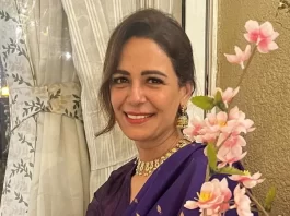 Mona Singh is an Indian actress, dancer, model, comedian, and television presenter who was born on October 8, 1981. Mona Singh rose to fame in the 2000s as the lead character of Jassi Jaissi Koi Nahin, a soap opera that ran from 2003 to 2006.