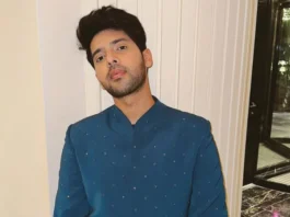 Indian singer, songwriter, musician, record producer, voice actor, and voice actor Armaan Malik was born on July 22, 1995. In addition to Hindi, Telugu, English, Bengali, Kannada, Marathi, Tamil, Gujarati, Punjabi, Urdu, and Malayalam, he is well-known for his multilingual singing.