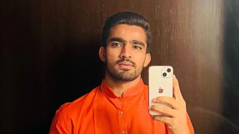 Mahipal Lomror, an Indian cricket player, was born on November 16, 1999. Mahipal Lomror plays in the Indian Premier League for Royal Challengers Bengaluru and in domestic cricket for Rajasthan. Mahipal Lomror is an all-around 