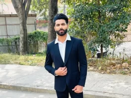 Born on December 6, 1988, Ravindrasinh Anirudhsinh Jadeja is an Indian international cricket player who plays for the Indian national team in all formats. He was the Chennai Super Kings' previous captain. Ravindra Jadeja is an all-around player who bowls left-arm orthodox spin and bats left-handed.