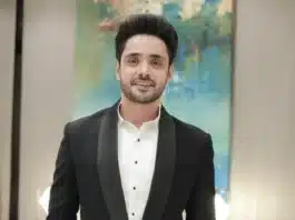 Indian actor Adnan Khan was born on December 24, 1988, and he has acted in web series, Hindi television shows, and films. His most well-known roles are those of Mawlawi Kabeer Ahmed in the drama series Ishq Subhan Allah on Zee TV