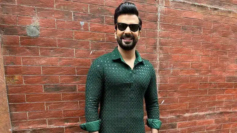 Actor Manit Joura was born in India on June 5, 1987. His roles as Rishabh Luthra in Zed TV's Kundali Bhagya, Jaywant Rane in Life OK's SuperCops Vs. SuperVillains, Harsh Shastri in Dangal's Prem Bandhan, 
