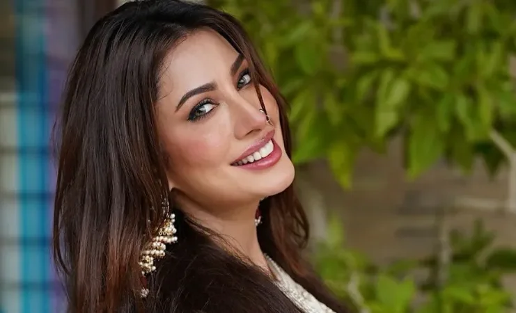 Mehwish Hayat, a Pakistani actress, was born on January 6, 1988. Her main medium of employment is Urdu cinema, though she has also worked in television. Mehwish Hayat made her screen debut in the comedy Jawani Phir Nahi Ani (2015)