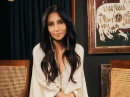Indian fashion designer Anamika Khanna was born in Jodhpur on July 19, 1971, and she works out of her studio in Kolkata. The Business of Fashion (BOF) has featured her as the Indian designer who combined Western style and tailoring with traditional Indian textiles and techniques.