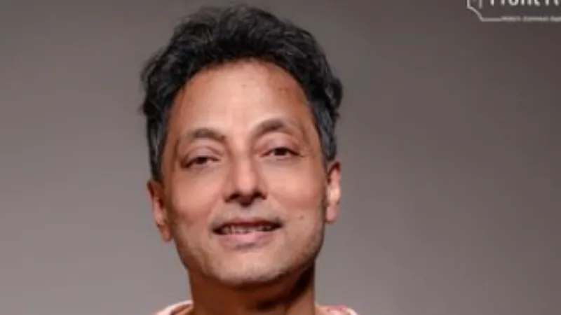 Indian actor, producer, screenwriter, and director Sujoy Ghosh primarily works in Hindi cinema. Sujoy Ghosh directed the films Aladin (2009), Kahaani (2012), Kahaani 2 (2016), Jhankaar Beats (2003), and Home Delivery: Aapko… Ghar Tak (2005).,