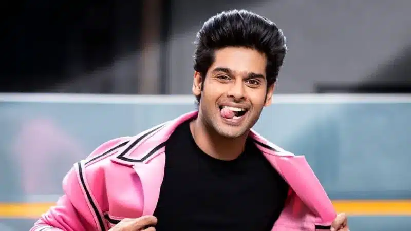 Actor Abhimanyu Dassani was born in India on February 21, 1990, and primarily works in Hindi cinema  The actor began his acting career in 2018 with the action movie Mard Ko Dard Nahi Hota, for which he was nominated for a Filmfare Award for Best Male Debut. Bhagyashree is his mother. 