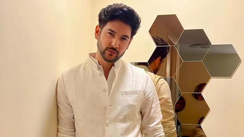 Actor Shivin Narang was born in India on August 7. Shivin Narang  is well recognised for playing Rudra Roy in Sony TV's romantic-thriller Beyhadh 2 (2019–2020) and Jay Mittal in Colours TV's Internet Wala Love. Shivin Narang  took part in the reality series Fear Factor: Khatron Ke Khiladi 10 in 2020.