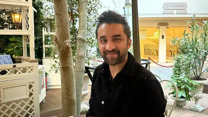 Siddhanth Kapoor, an Indian actor and assistant director who works in Bollywood, was born on July 6, 1984. Siddhanth Kapoor began his career as an assistant director for a number of movies, including the 2007 comedy horror Bhool Bhulaiya,