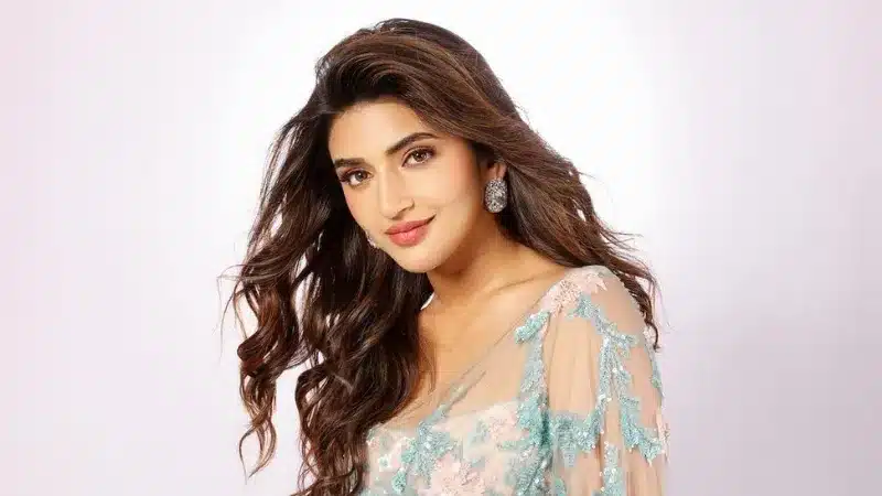 Born on June 14, 2001, Sreeleela, often known by her alternate spelling Sree Leela, is an American actress of Indian descent who primarily appears in Telugu and Kannada films. Sreeleela started out as a child artist in 2017 and went on to play a major part in the Kannada film Kiss in 2019. 