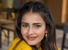 Indian actress Shivani Tomar primarily performs on Hindi television. In Gumrah: End of Innocence (2012), she made her acting debut. Her most well-known roles are those of Dr. Agni Awasthi in Agni Vayu, Chandni Narayan in Iss Pyaar Ko Kya Naam Doon 3, and Shakti Rai in Friends: Conditions Apply.