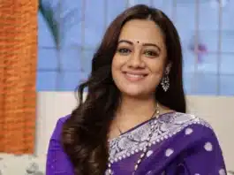 Spruha Joshi is an Indian actress who works in the Marathi cinema and television industries. Spruha Joshi was born on October 13, 1989, and has experience in theater, film, and television. Spruha Joshi writes movie lyrics and poetry as well.