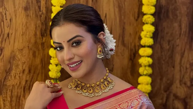 Indian actress Akshara Singh has won multiple accolades and is mostly involved in Bhojpuri cinema.  Singh gained notoriety for her performances in political drama Sarkar Raj, action romance Satya, and action drama Tabadala. Akshara Singh is among the Bhojpuri film industry's highest-paid actresses.